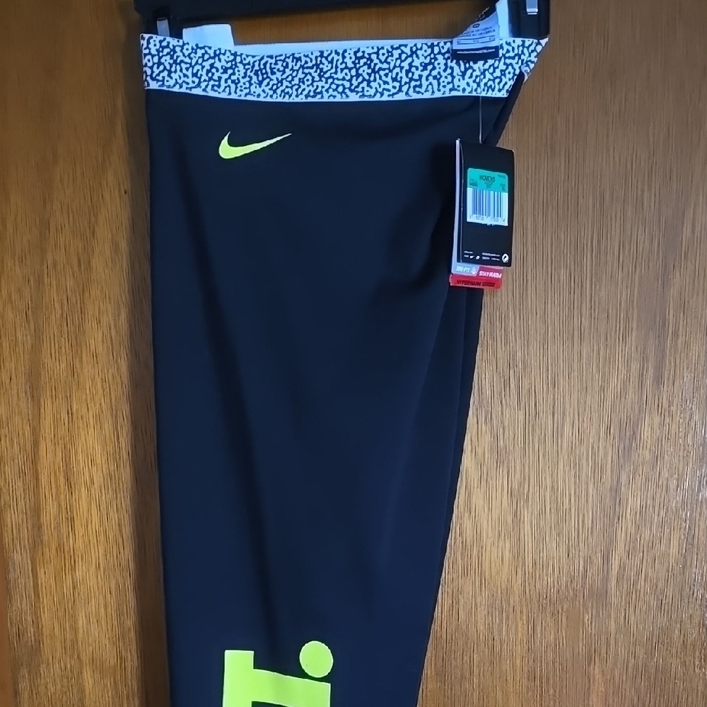 Womens Nike Black and Volt Yellow Performance Leggings; Size XL.